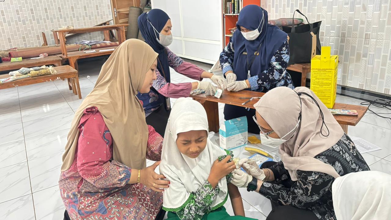 Imunisasi MR (Measles Rubella) dan HPV (Human Papillomavirus) untuk menjaga kesehatan Siswa-siswi