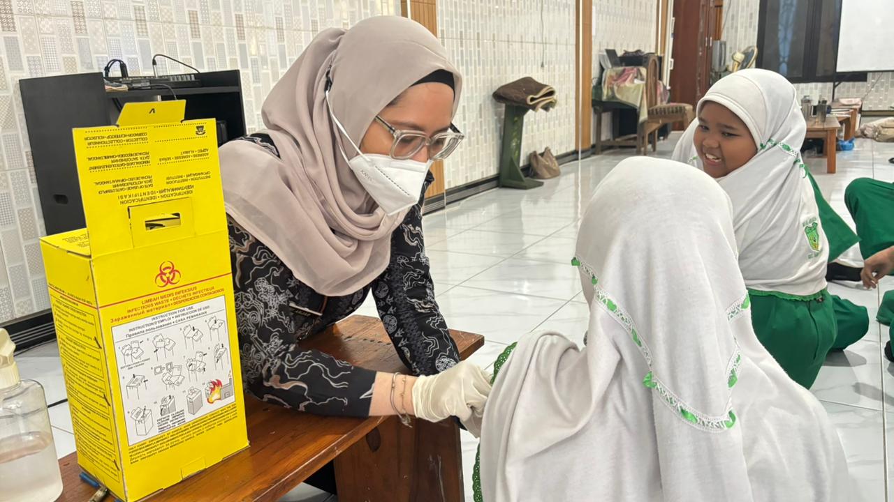Imunisasi MR (Measles Rubella) dan HPV (Human Papillomavirus) untuk menjaga kesehatan Siswa-siswi